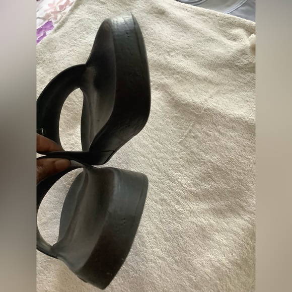 Givenchy Logo Rubber Ladies Slippers - Picture 14 of 16